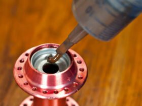 Hub Oil Lucas: Essential Lubricant for Mechanics, Truck Operators, and Heavy-Duty Hubs